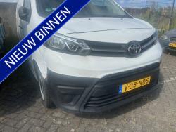 Toyota ProAce Worker 1.5 D-4D Comfort Damages on the exterior ,rondom beschadigingen. NIEUWE APK UBERTRAGUNG MIT NEUE TUV / ITV / APK